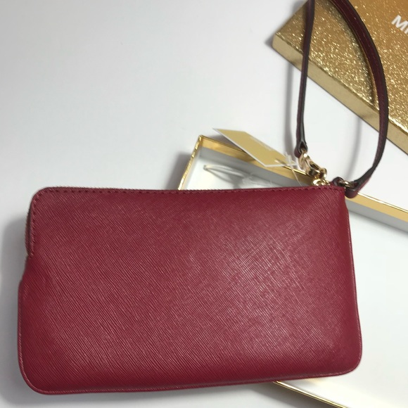 Michael Kors Large Top Zip Clutch Wristlet Leather Cherry Red Gold Stars Gift - Picture 6 of 7